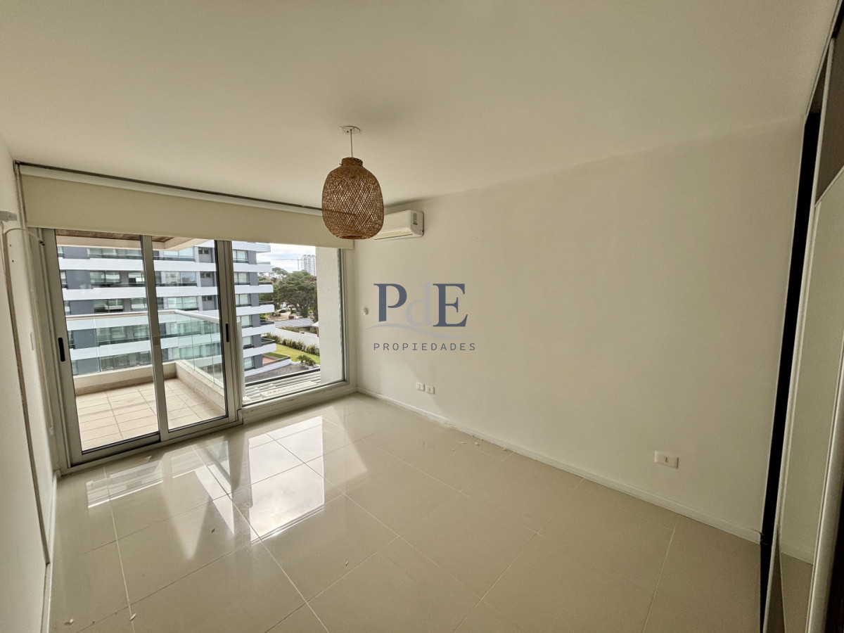 Venta de apartamento en Icon Brava Tower · Punta del Este. - Imagen 3