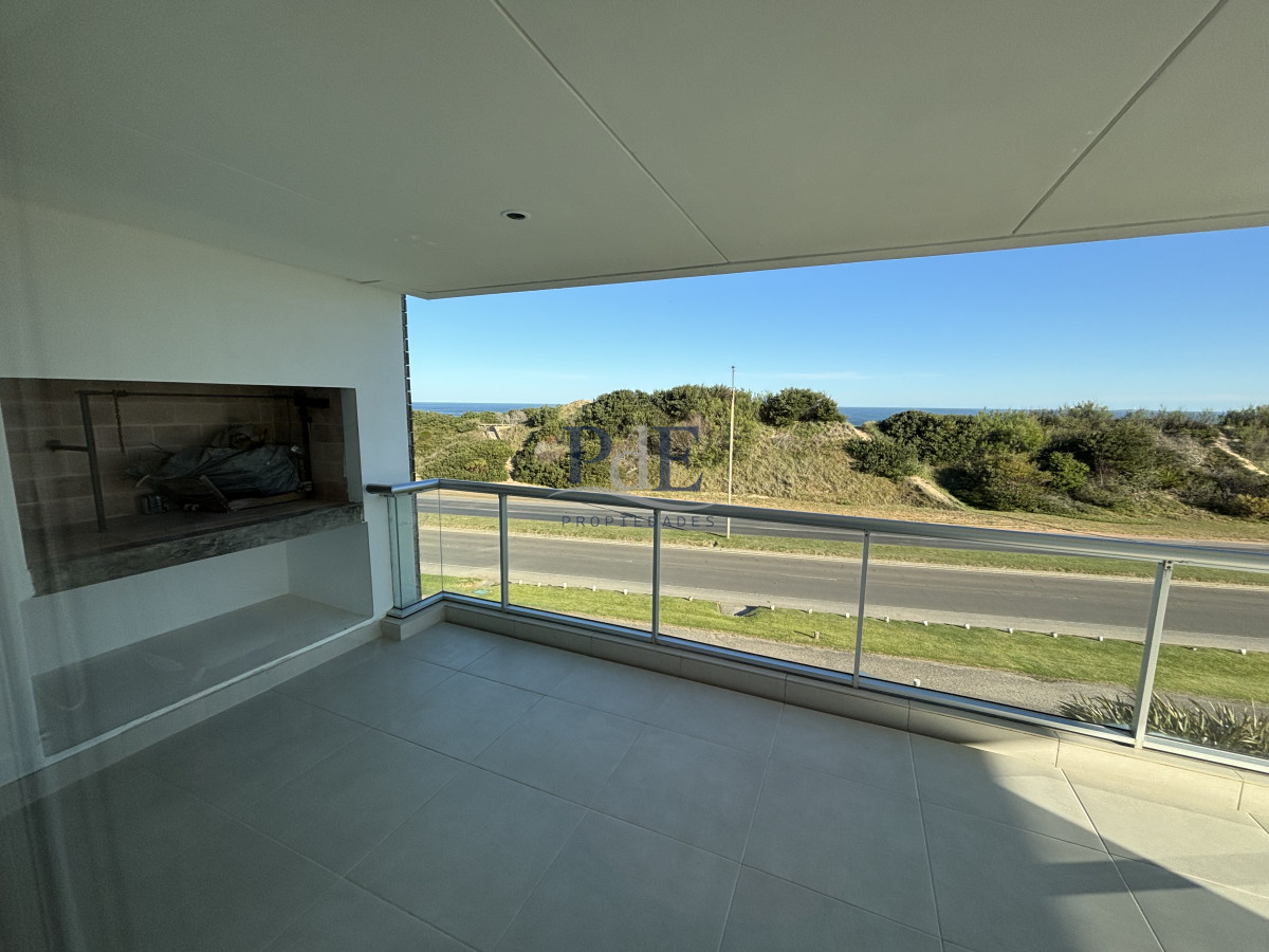 Importante apartamento frente al mar, primera línea. Playa Brava - Imagen 8