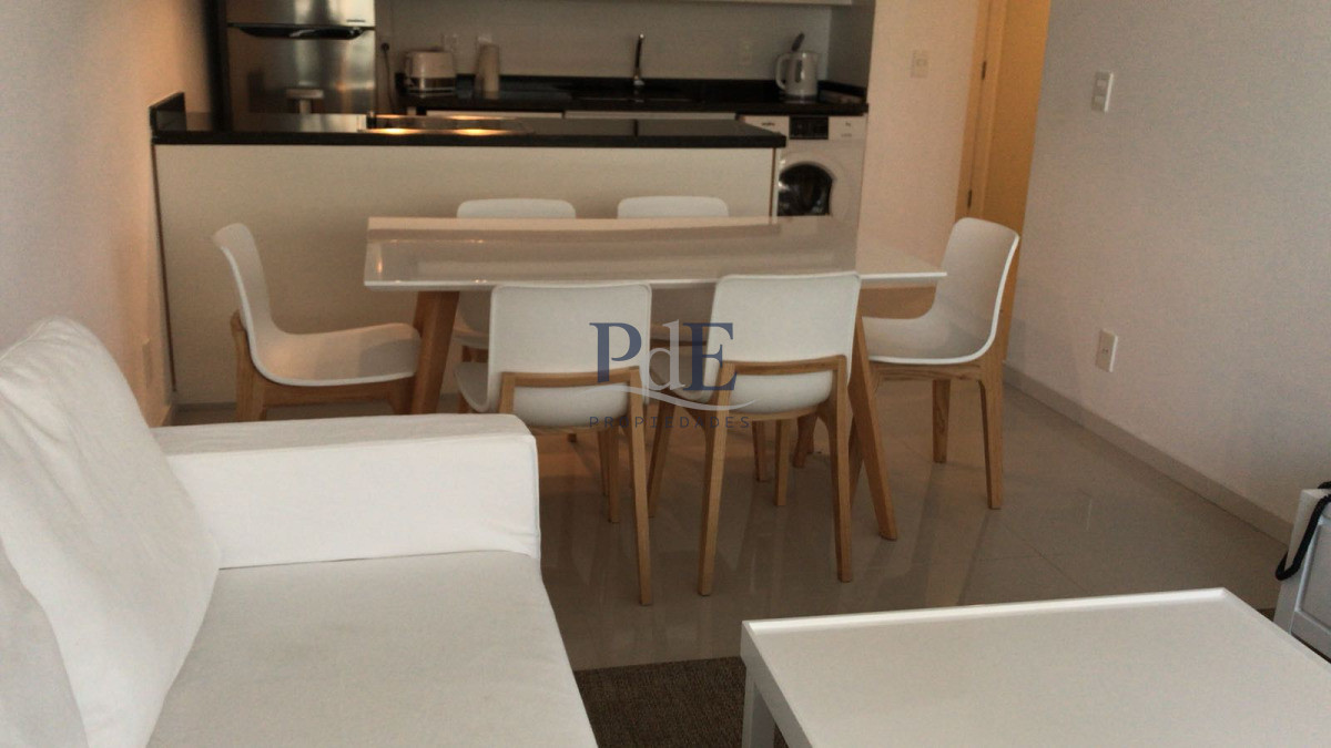 Playa Brava, apartamento 2 dormitorios con 2 baños con servicios  - Imagen 3