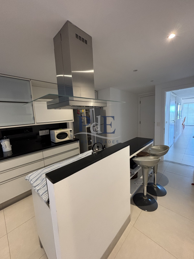 Importante apartamento frente al mar, primera línea. Playa Brava - Imagen 17