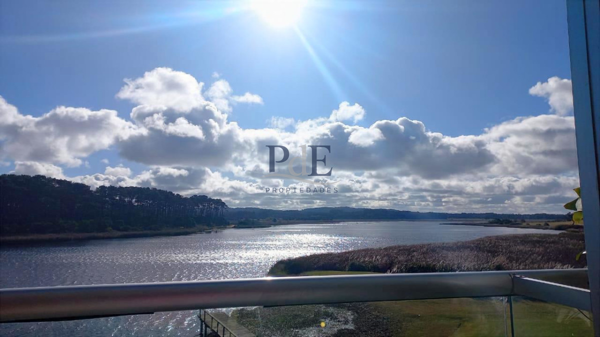 Espectacular departamento con vista al mar y a la laguna. - Imagen 4