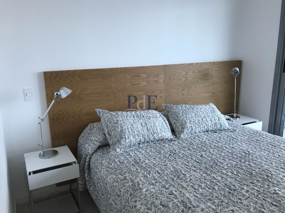 Playa Brava, apartamento 2 dormitorios con 2 baños con servicios  - Imagen 17