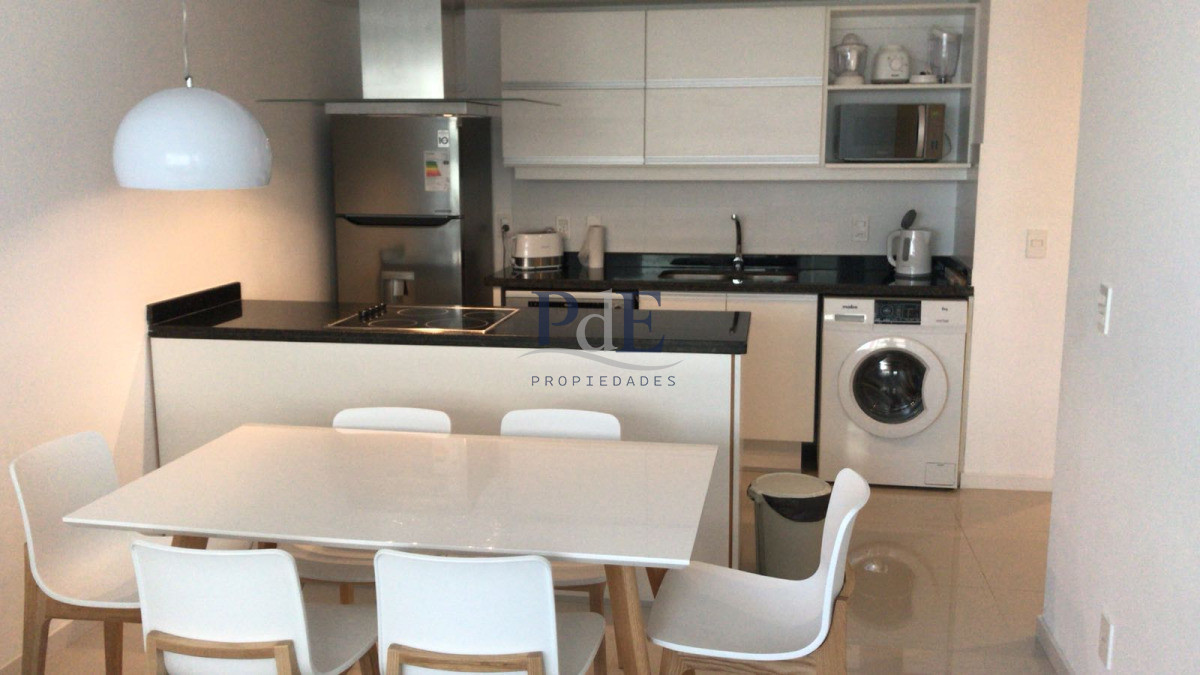 Playa Brava, apartamento 2 dormitorios con 2 baños con servicios  - Imagen 1