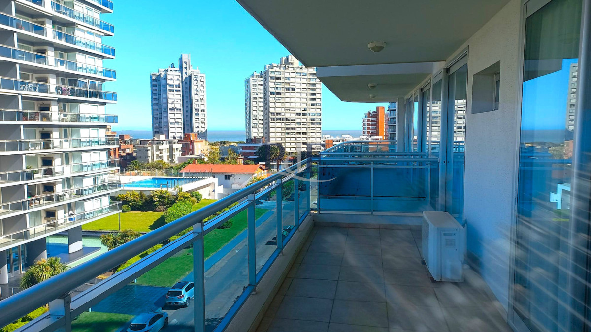 Apartamento sobre Avenida Chiverta 2 dormitorios y 2 baños. Punta del Este - Imagen 2