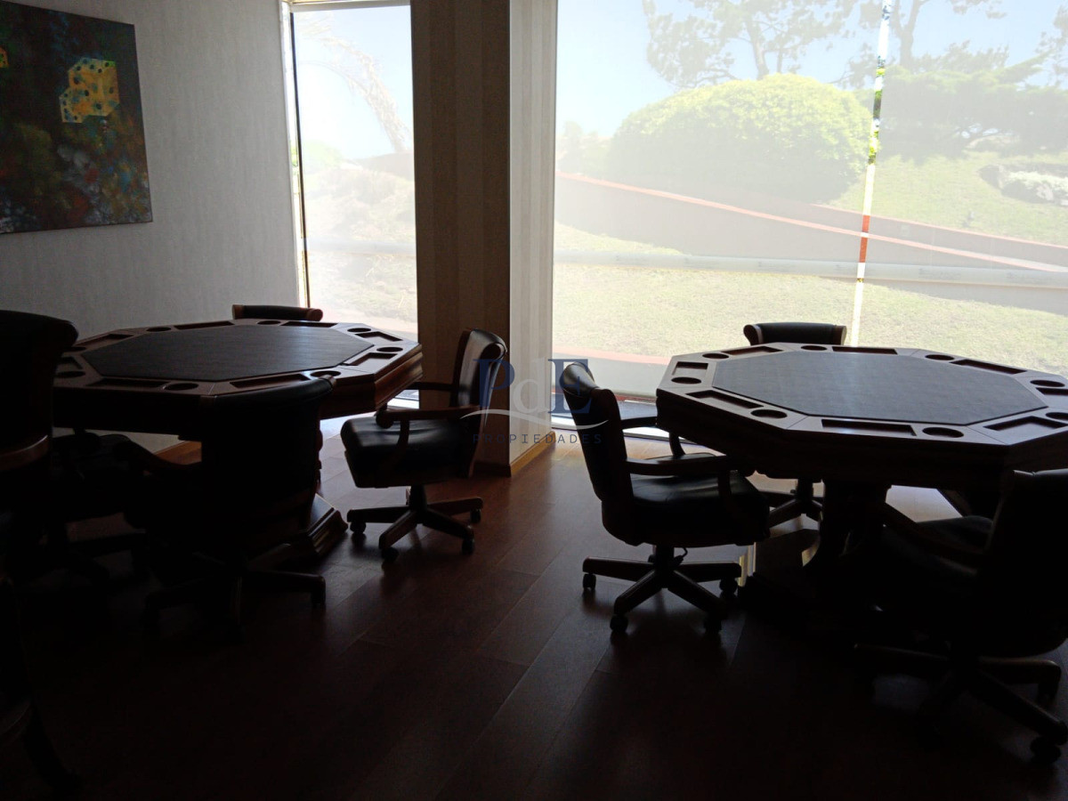 Apartamento pasante en venta en Playa Mansa - Imagen 25