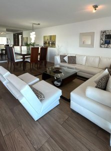 Apartamento pasante con vista al mar y a Laguna del Diario