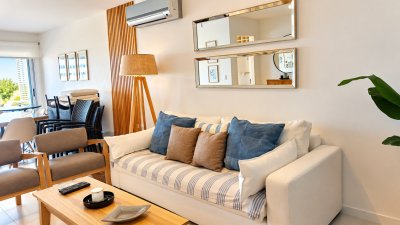 Apartamento en alquiler | 2 dormitorios amoblado, Icon Brava Tower. Ubicación: Aidy Grill, Punta del Este