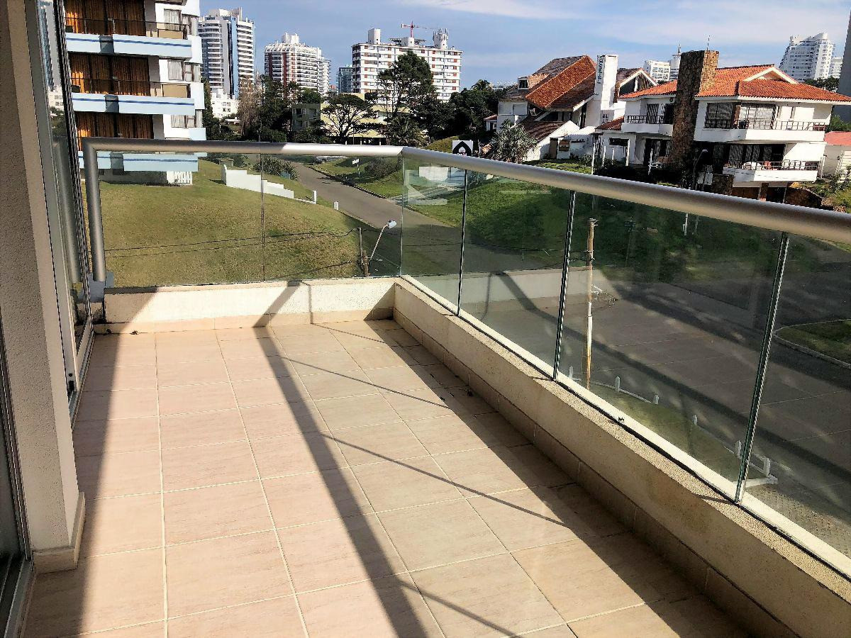 Departamento en venta en Icon Brava Tower, Oportunidad en Punta del Este