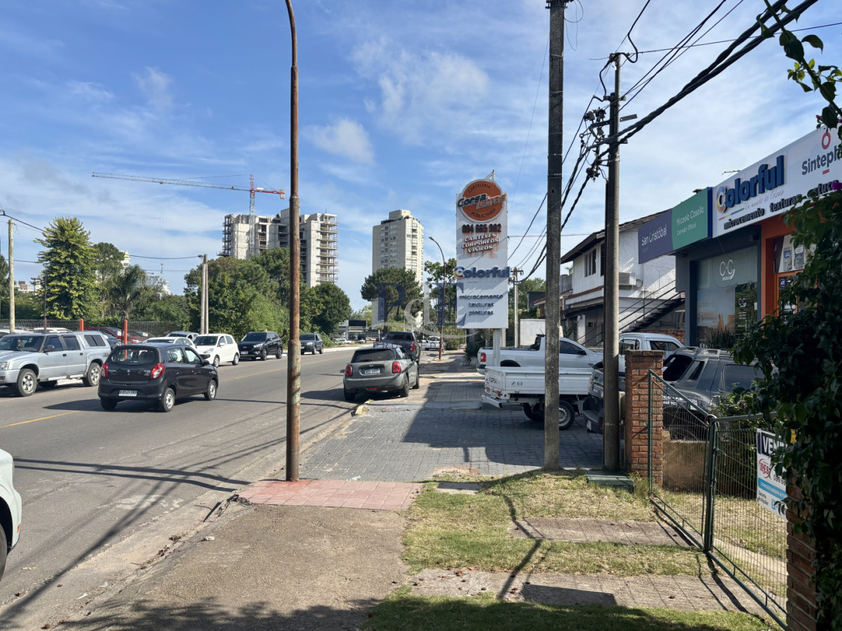 Casa 3 dorm | Sobre Chiossi | Comercial o Vivienda solida construcción. - Imagen 2