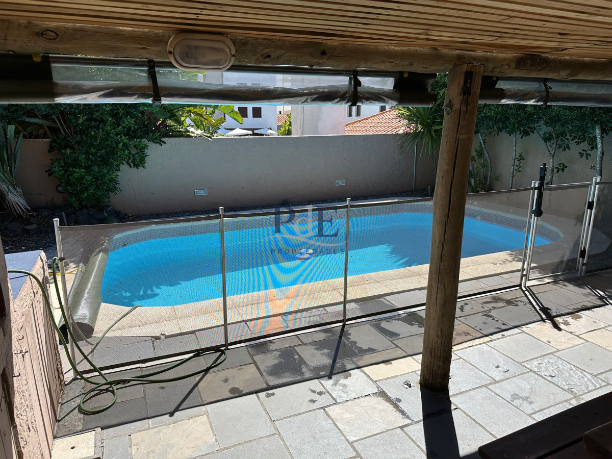 Casa en venta | A 50 m del mar, terreno de 297 m² y apartamento independiente. Ubicación: Península, Punta del Este - Imagen 6