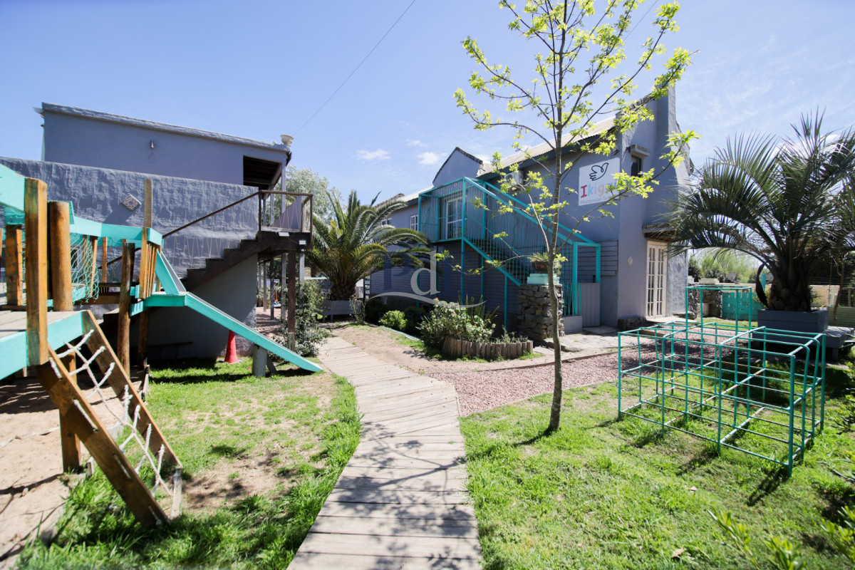 Casa en venta y alquiler | 10 dormitorios, 6 baños y 1.200 m² de terreno. Ubicación: El Chorro, Punta del Este