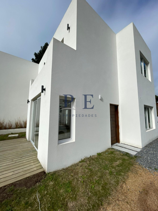 Casa en venta | A estrenar, 3 dormitorios con suite y 3 baños, a 350 m del mar. Ubicación: Chihuahua, Punta del Este - Imagen 3
