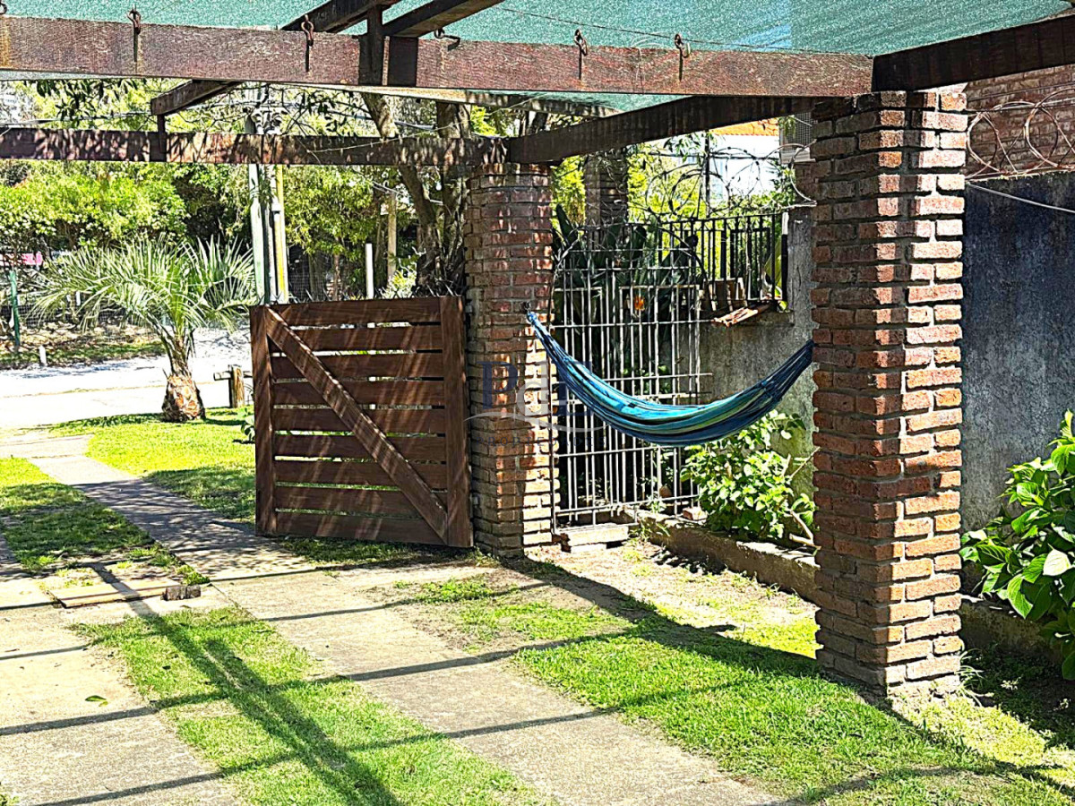 Casa en alquiler | 2 dormitorios, 2 baños, para la temporada 2026-2027. Ubicación: Aidy Grill, Punta del Este - Imagen 1