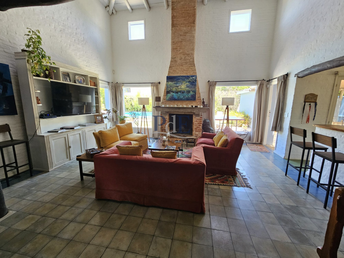 El Tesoro | Casa en Venta de 3 Dormitorios con Piscina - Imagen 12