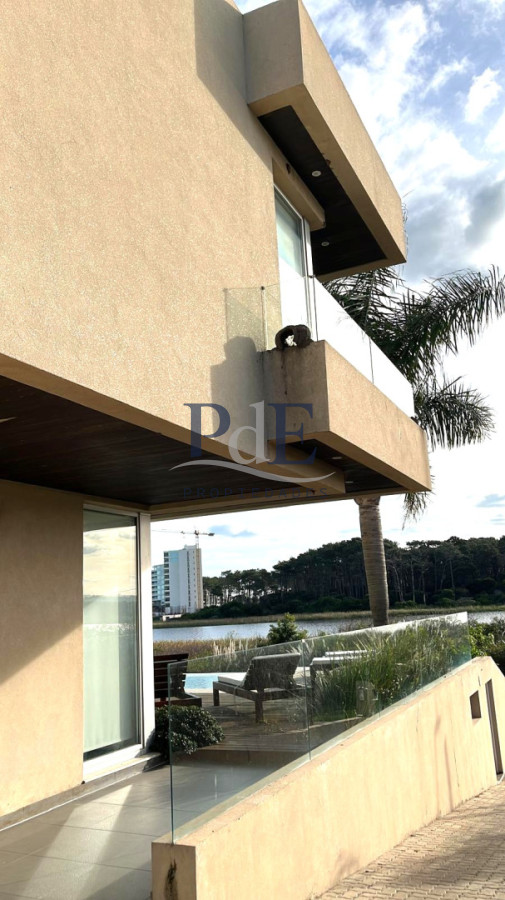 Casa en venta con vista a Laguna del Diario - Imagen 7