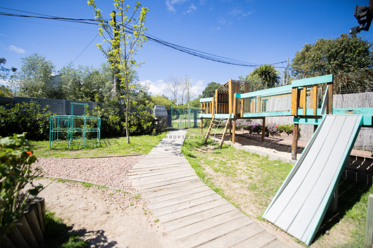 Casa en venta y alquiler | 10 dormitorios, 6 baños y 1.200 m² de terreno. Ubicación: El Chorro, Punta del Este - Imagen 30