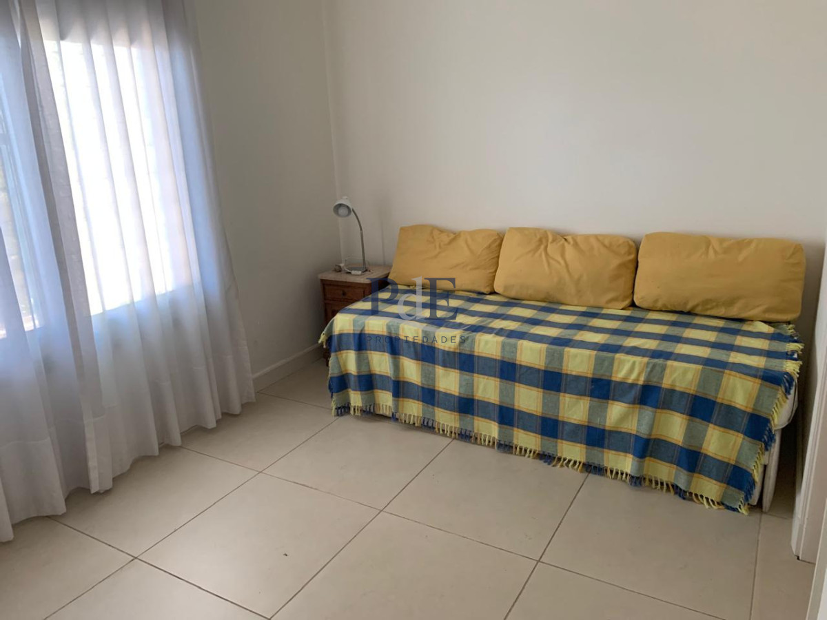 Casa en alquiler | Temporada 2026-2027, 4 dormitorios, 2 suites, para 8 personas, a 50 m del mar. Ubicación: Tio Tom, Punta Ballena - Imagen 14