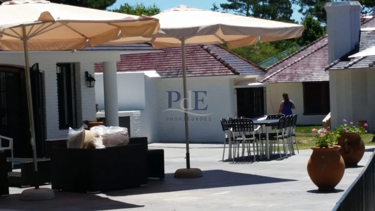 Casa ideal para vivir todo el año | Jardines de Córdoba | 4.700 m2 sup 545 m2 Ed. Punta del Este - Imagen 7