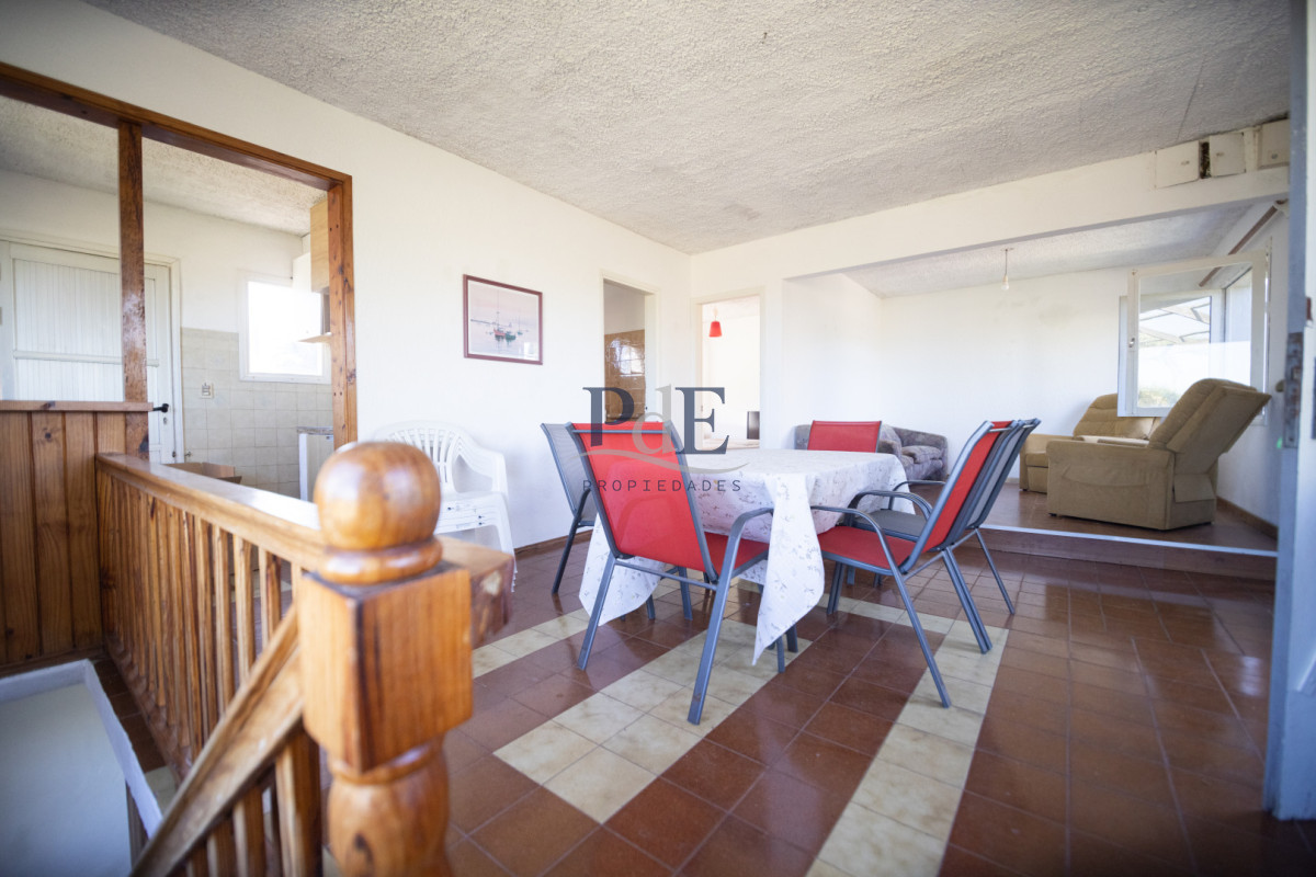 Casa en venta | 3 dormitorios en dos plantas, terreno de 450 m², a 200 m del mar. Ubicación: Punta Piedras, Punta del Este - Imagen 17