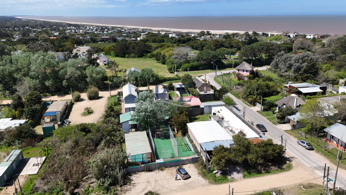 Casa en venta y alquiler | 10 dormitorios, 6 baños y 1.200 m² de terreno. Ubicación: El Chorro, Punta del Este - Imagen 47