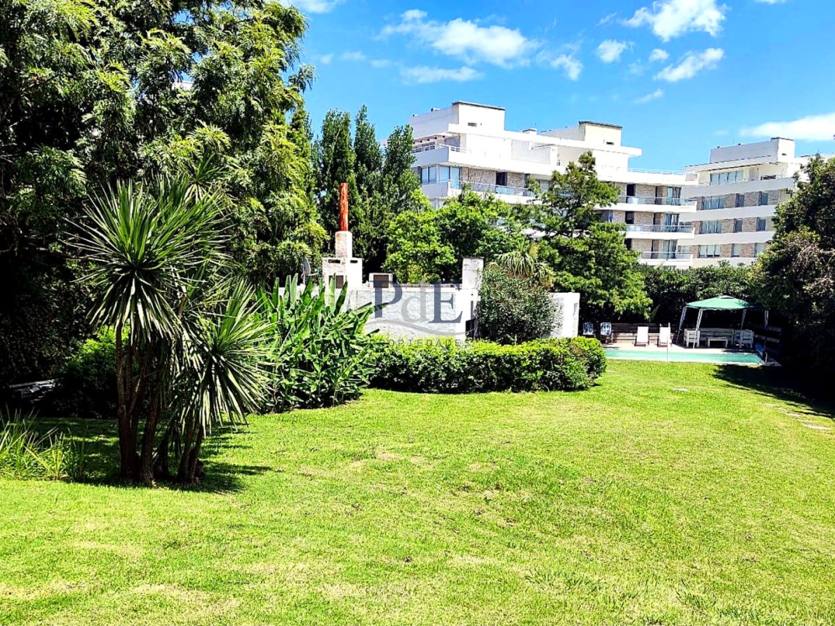Casa en Pinares a metros de Playa Mansa | Punta del Este - Imagen 3