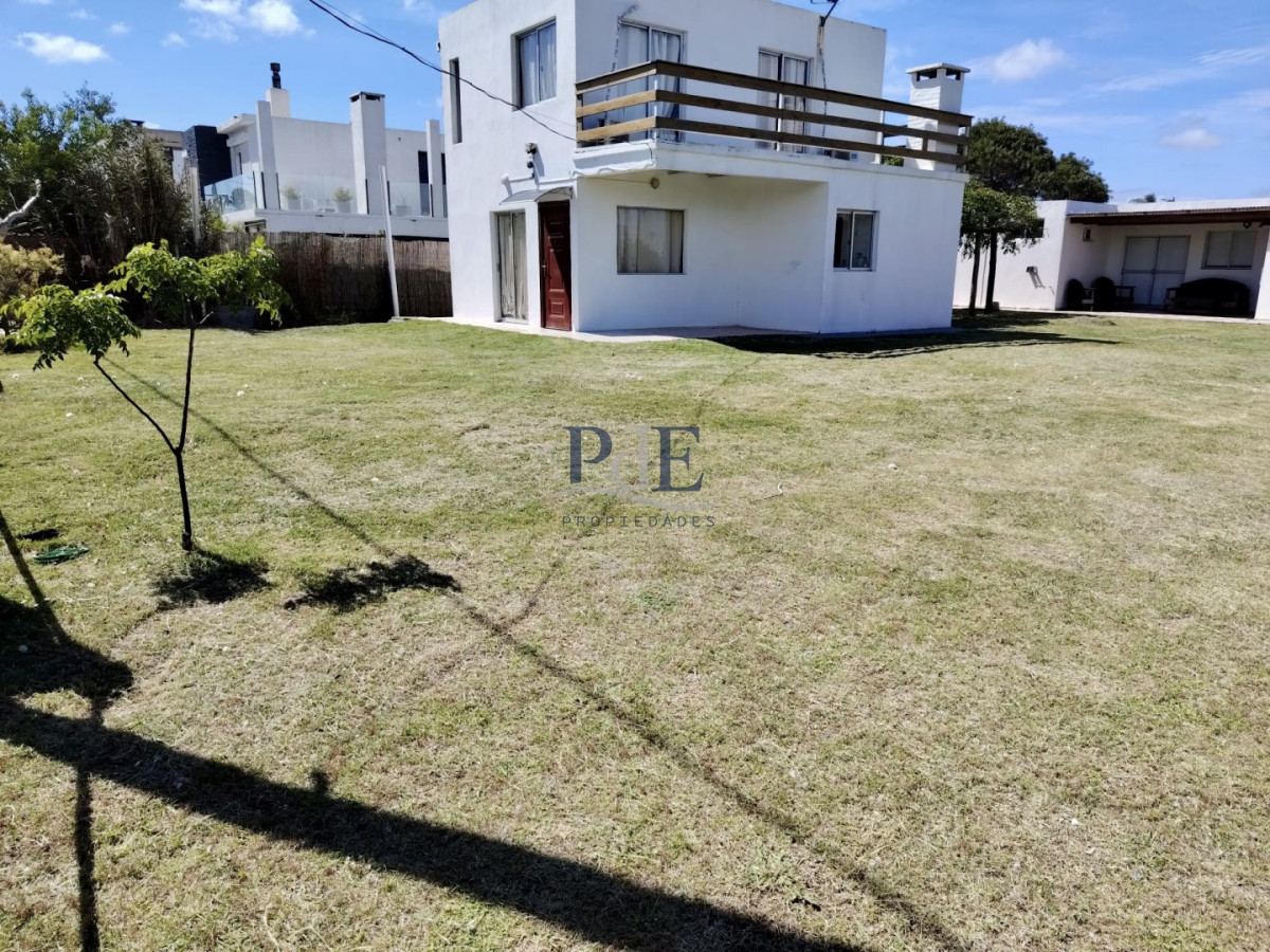 Casa 2 Dorm +  Depto de Huéspedes 2 dorm. a pasos del Mar Brio Buenos Aires - Imagen 12