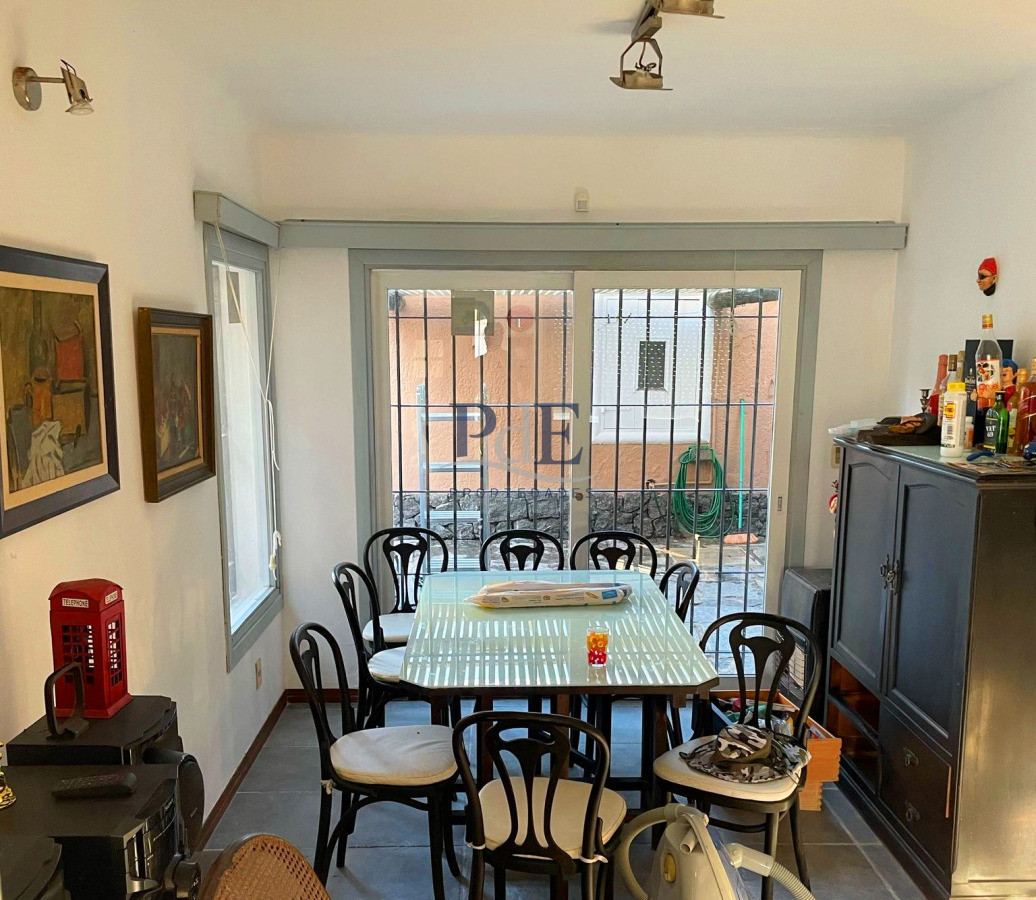 Casa en venta | A 50 m del mar, terreno de 297 m² y apartamento independiente. Ubicación: Península, Punta del Este - Imagen 3