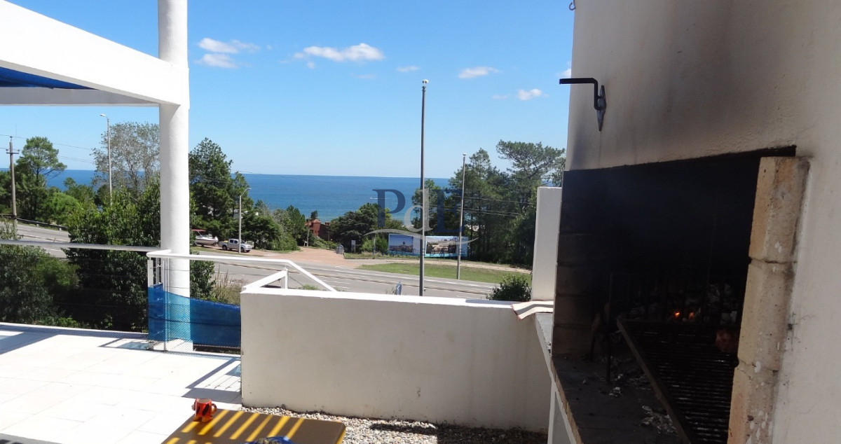Casa en venta en Punta Ballena. Con vista al Mar. - Imagen 4