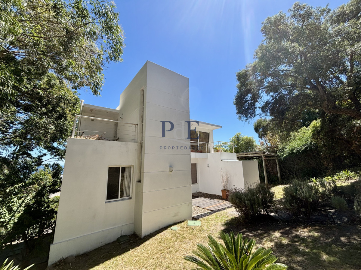Casa en venta en Punta Ballena. Con vista al Mar. - Imagen 1