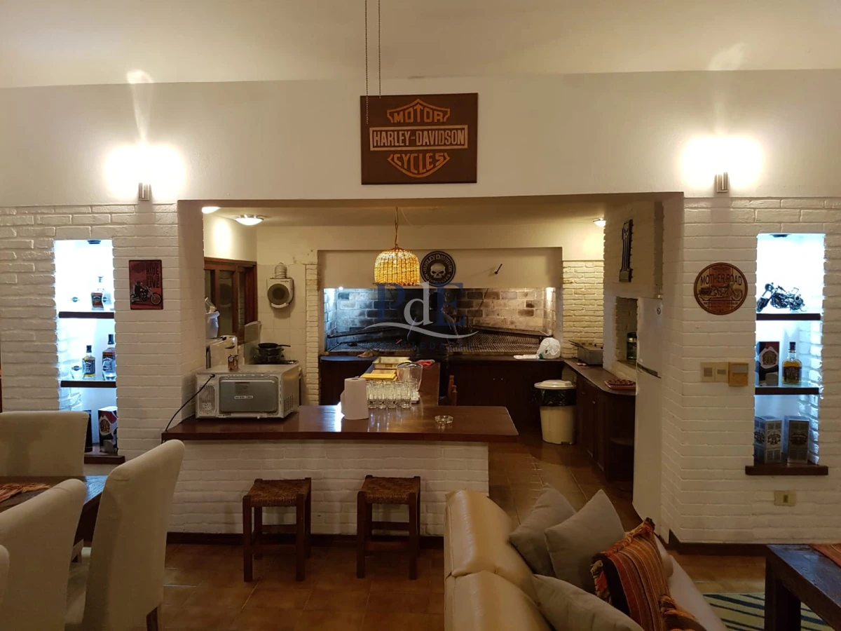 Casa ideal para vivir todo el año | Jardines de Córdoba | 4.700 m2 sup 545 m2 Ed. Punta del Este - Imagen 12