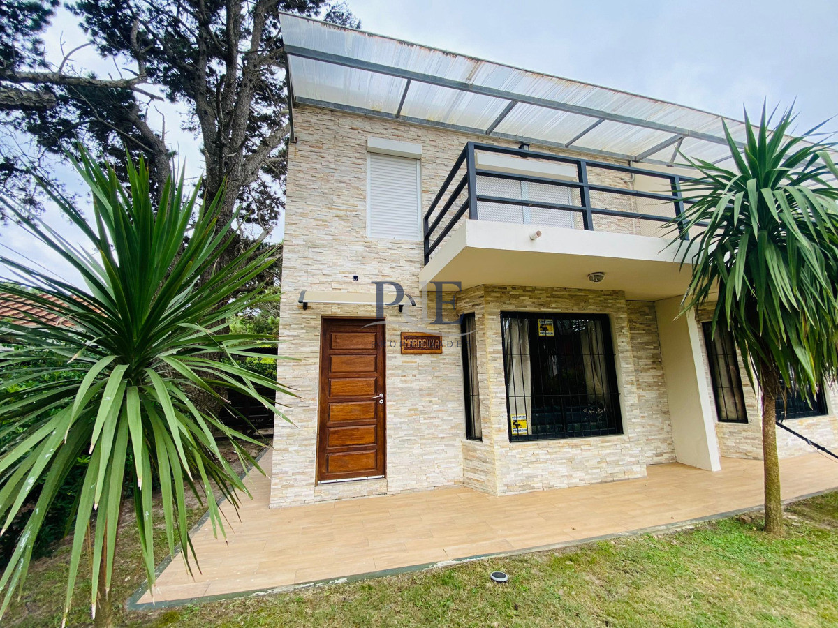 Casa en venta | 3 dormitorios, 2 baños, a 100 m del mar. Ubicación: Tio Tom, Punta Ballena