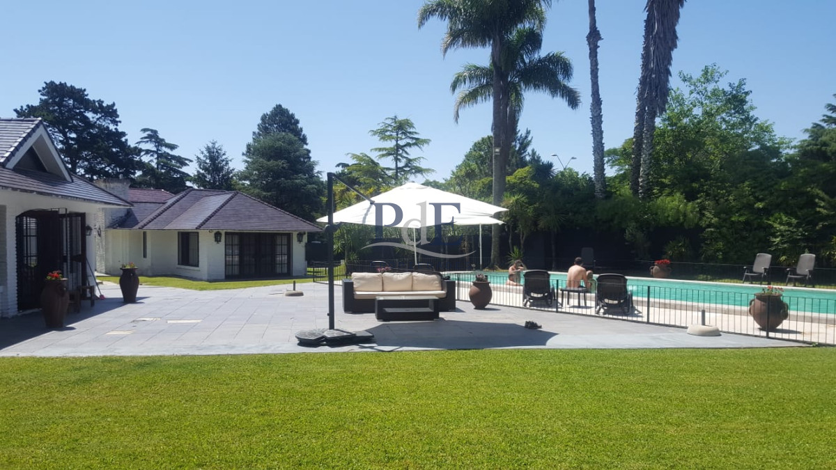 Casa ideal para vivir todo el año | Jardines de Córdoba | 4.700 m2 sup 545 m2 Ed. Punta del Este - Imagen 2