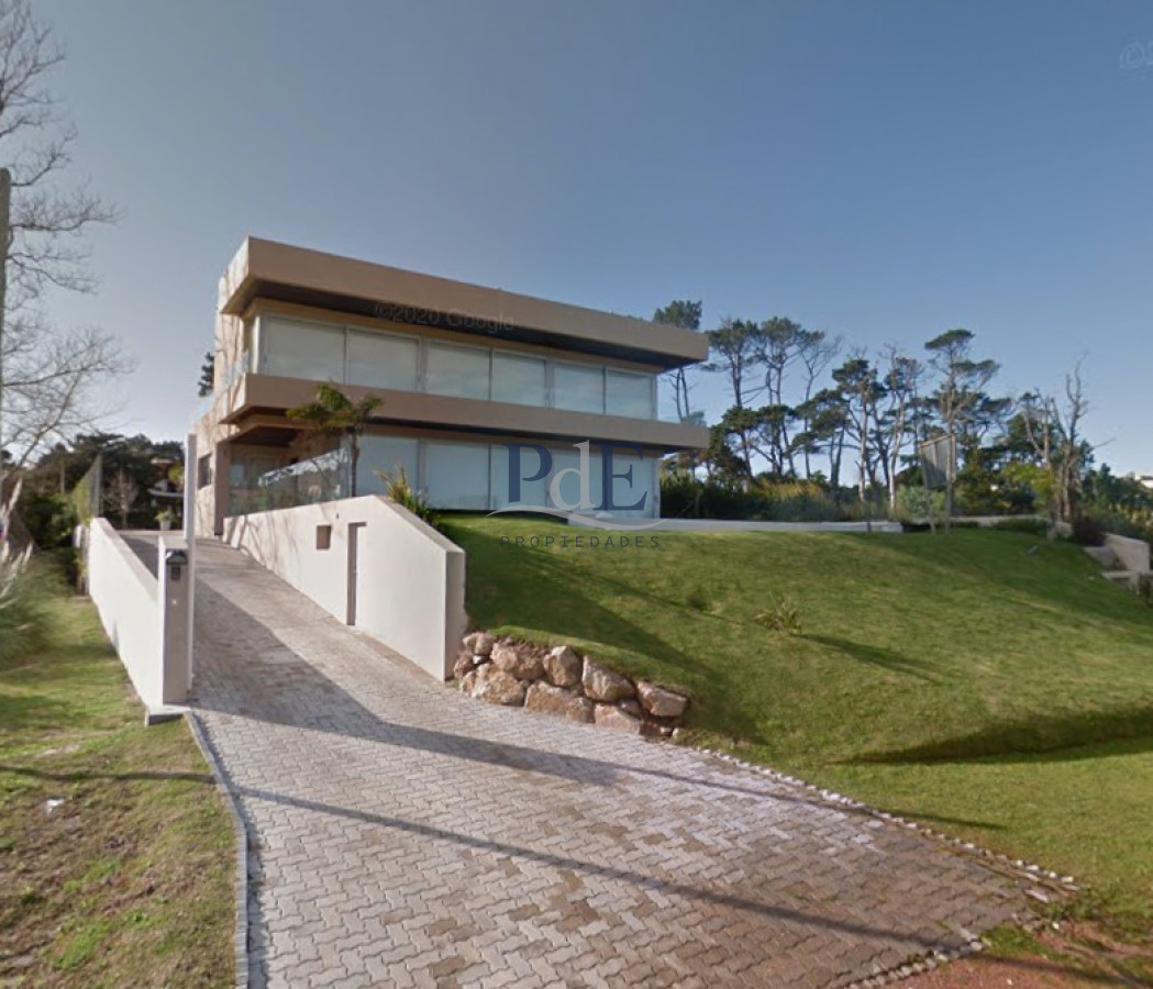 Casa en venta con vista a Laguna del Diario