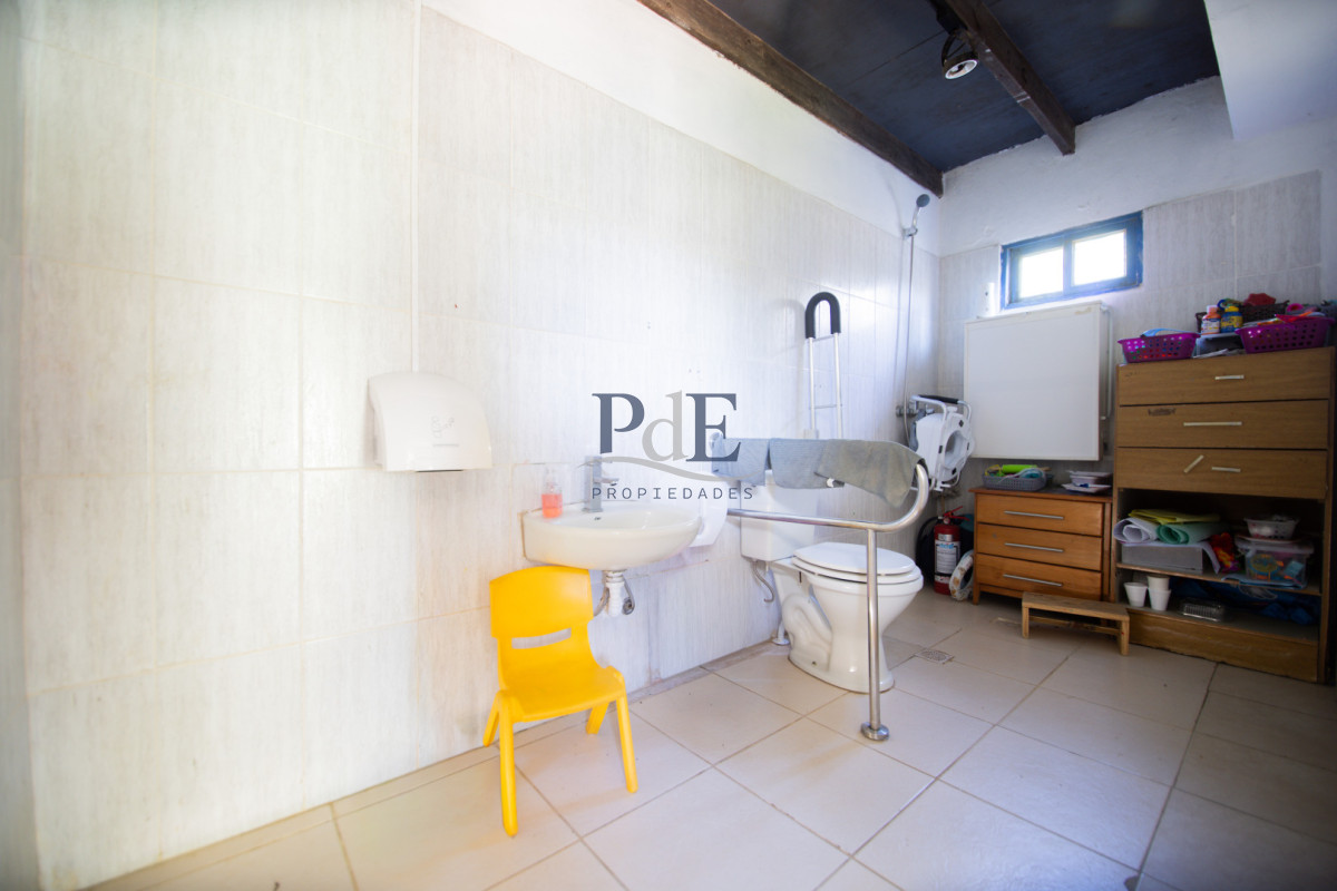 Casa en venta y alquiler | 10 dormitorios, 6 baños y 1.200 m² de terreno. Ubicación: El Chorro, Punta del Este - Imagen 28