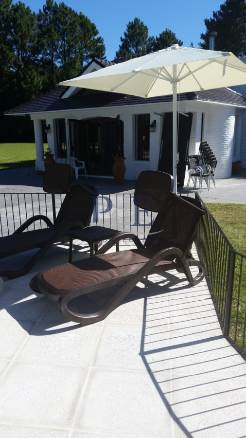 Casa ideal para vivir todo el año | Jardines de Córdoba | 4.700 m2 sup 545 m2 Ed. Punta del Este - Imagen 4