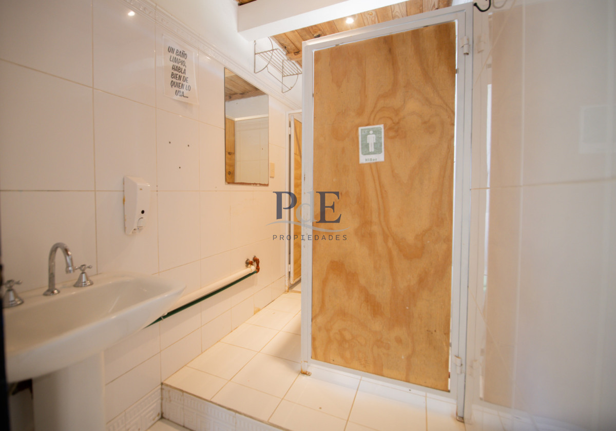 Casa en venta y alquiler | 10 dormitorios, 6 baños y 1.200 m² de terreno. Ubicación: El Chorro, Punta del Este - Imagen 12
