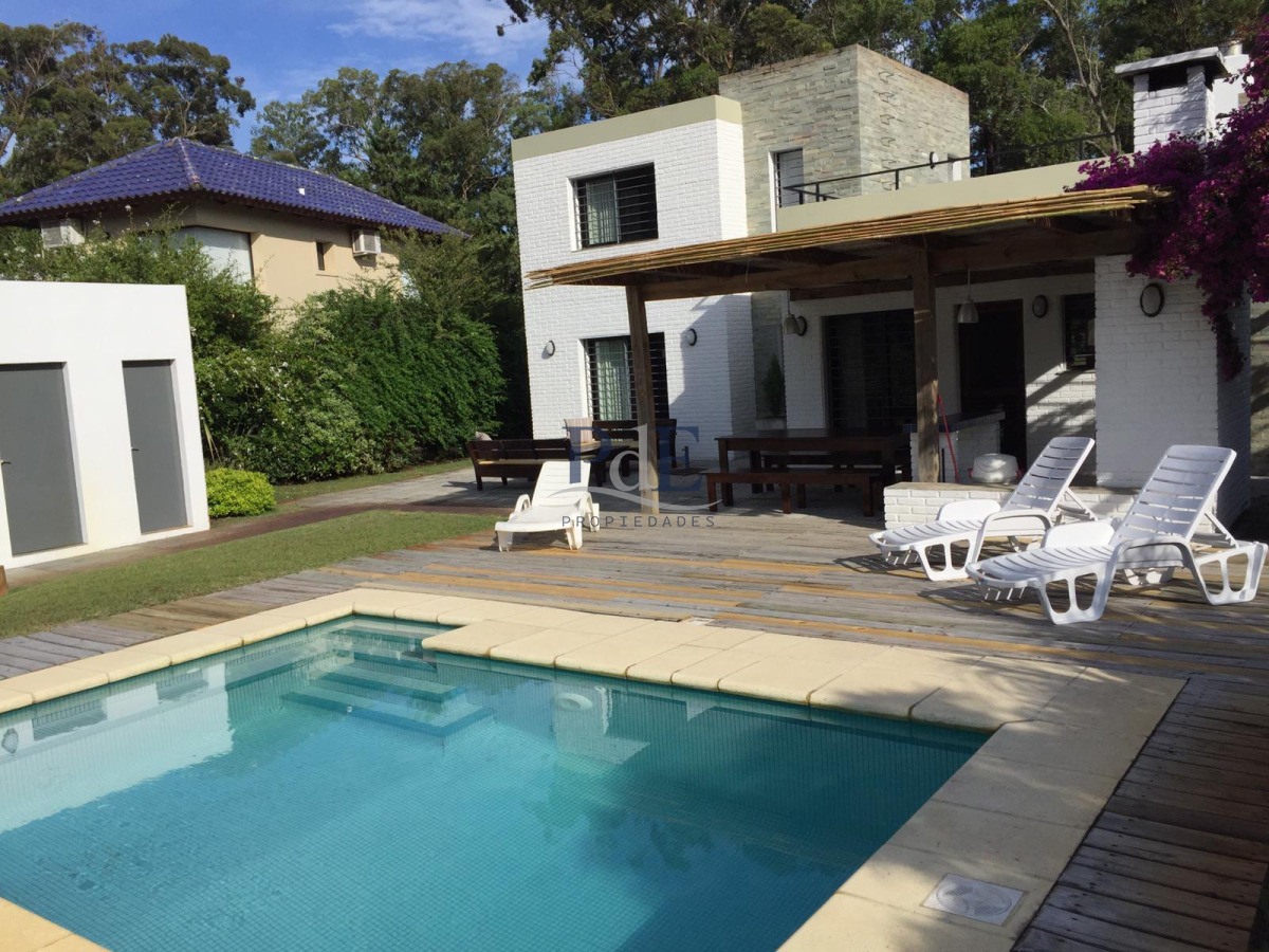 Casa en Portezuelo, Punta Ballena, a pasos del mar!!! - Imagen 2