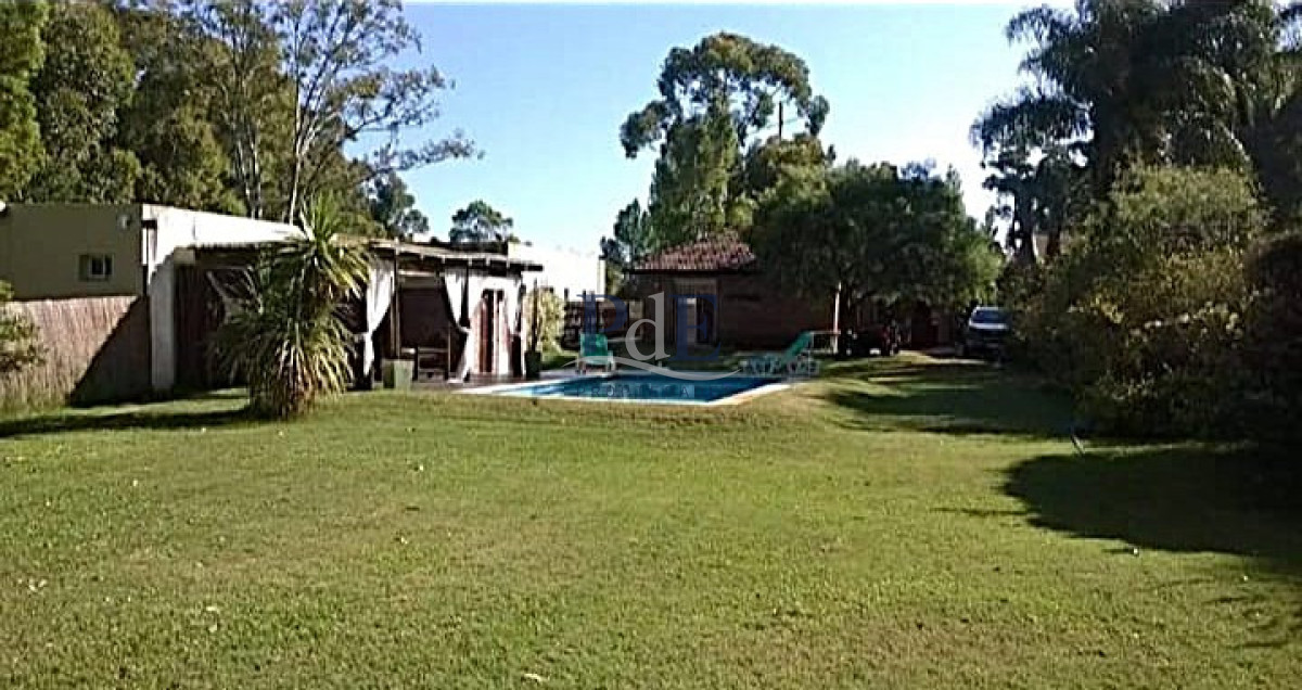 Casa en alquiler | 3 dormitorios, estufa a leña y 1.000 m² de terreno, a 100 m del mar. Ubicación: Portezuelo, Punta del Este - Imagen 9
