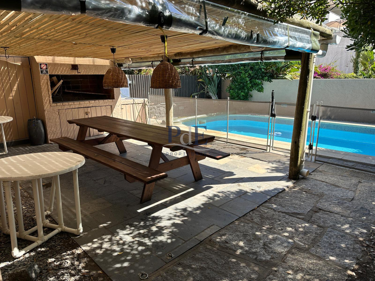 Casa en venta | A 50 m del mar, terreno de 297 m² y apartamento independiente. Ubicación: Península, Punta del Este - Imagen 9