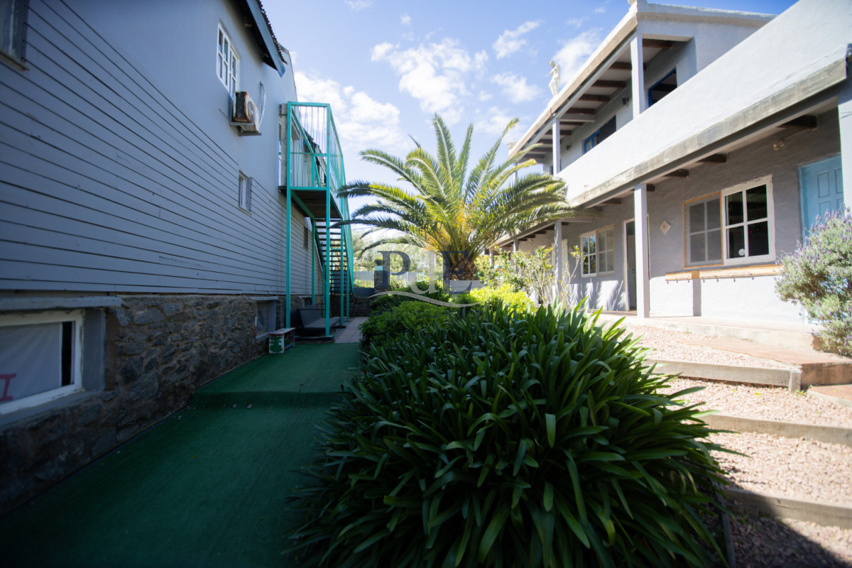 Casa en venta y alquiler | 10 dormitorios, 6 baños y 1.200 m² de terreno. Ubicación: El Chorro, Punta del Este - Imagen 25