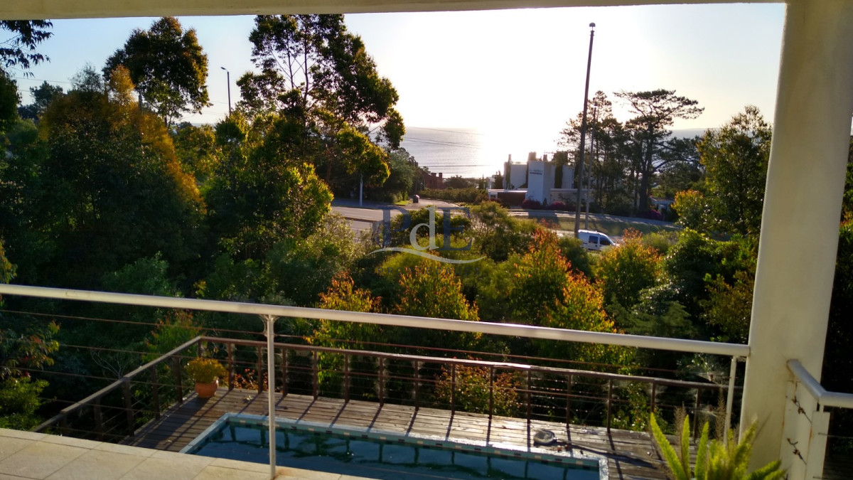 Casa en venta en Punta Ballena. Con vista al Mar. - Imagen 16