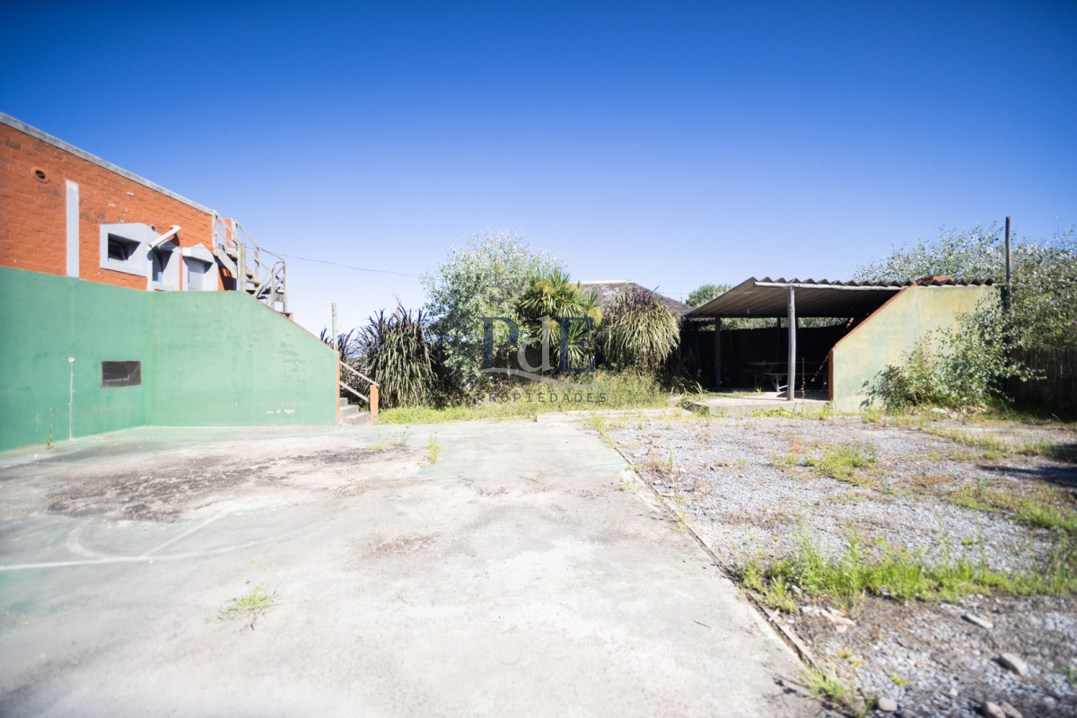 Casa en venta | 3 dormitorios en dos plantas, terreno de 450 m², a 200 m del mar. Ubicación: Punta Piedras, Punta del Este - Imagen 20