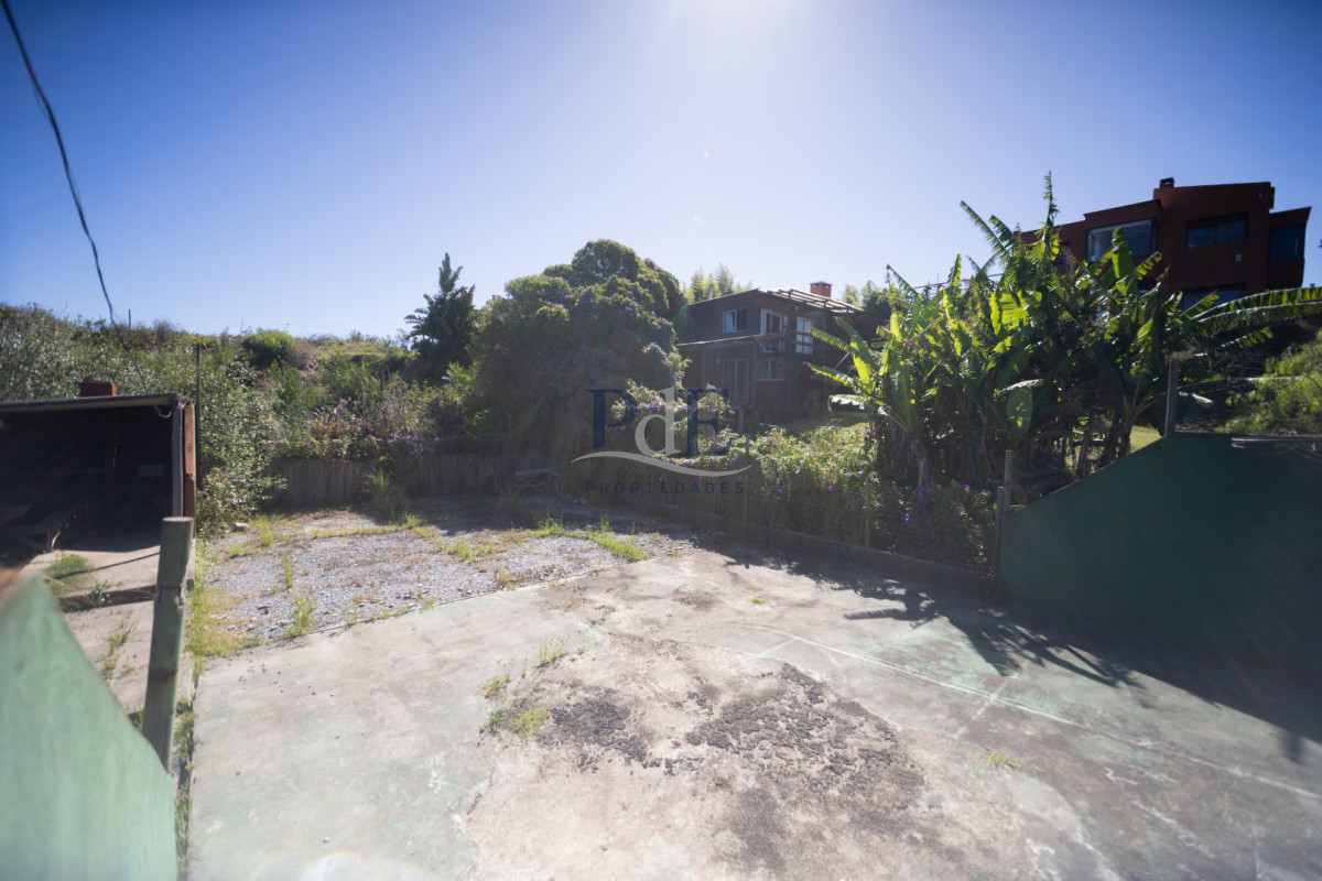 Casa en venta | 3 dormitorios en dos plantas, terreno de 450 m², a 200 m del mar. Ubicación: Punta Piedras, Punta del Este - Imagen 21