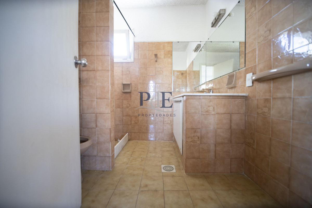 Casa en venta | 3 dormitorios en dos plantas, terreno de 450 m², a 200 m del mar. Ubicación: Punta Piedras, Punta del Este - Imagen 15