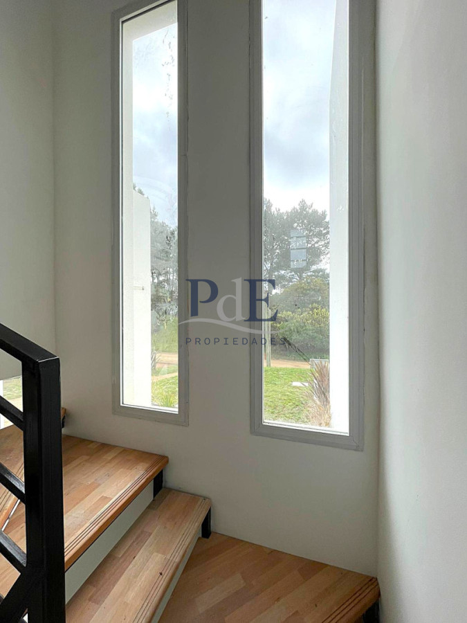 Casa en venta | A estrenar, 3 dormitorios con suite y 3 baños, a 350 m del mar. Ubicación: Chihuahua, Punta del Este - Imagen 4