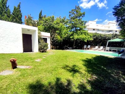 Casa en Pinares a metros de Playa Mansa | Punta del Este