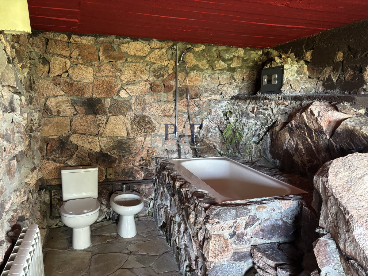 Chacra de 5 dormitorios en Punta Ballena.  - Imagen 12