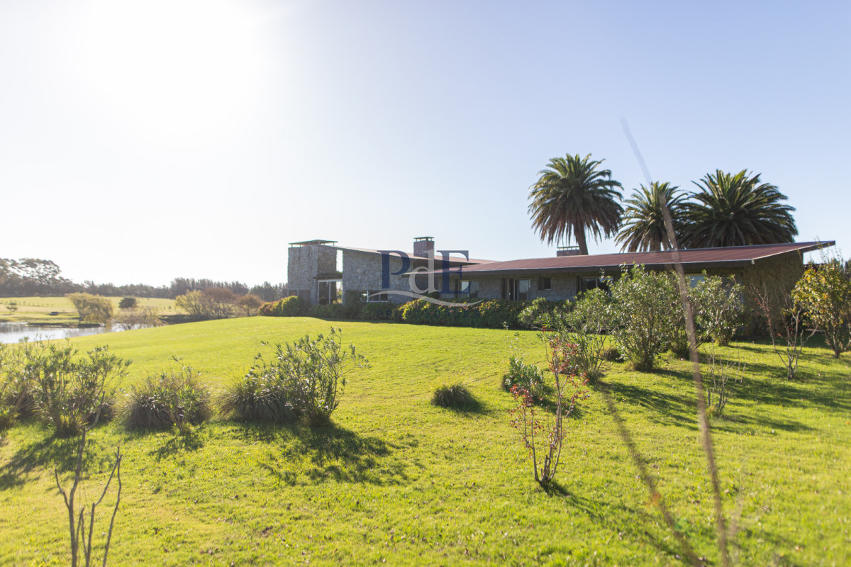 Chacra en venta | 5 dormitorios y 5 baños, living y comedor. Ubicación: La Barra, Punta del Este - Imagen 34