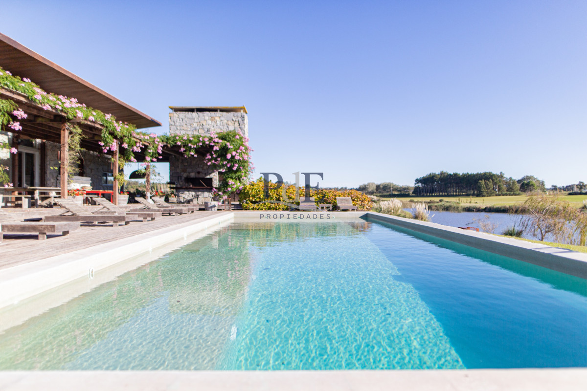 Chacra en venta | 5 dormitorios y 5 baños, living y comedor. Ubicación: La Barra, Punta del Este - Imagen 4