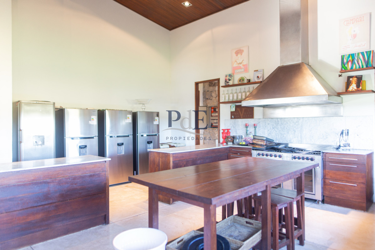 Chacra en venta | 5 dormitorios y 5 baños, living y comedor. Ubicación: La Barra, Punta del Este - Imagen 12